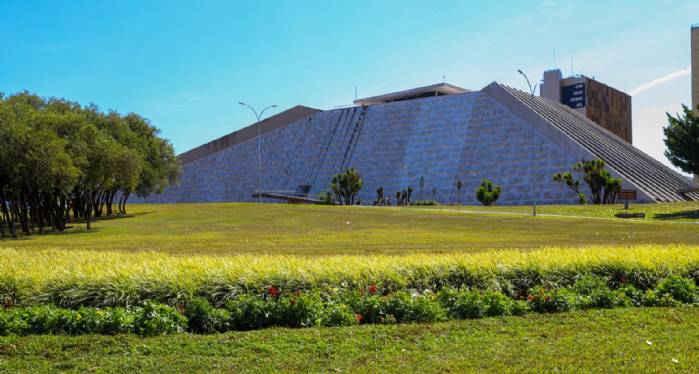 GDF retoma licitação da nova etapa da reforma do Teatro Nacional>