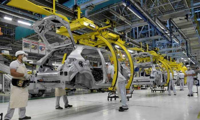 Atividade econômica brasileira cresce 0,4% em fevereiro