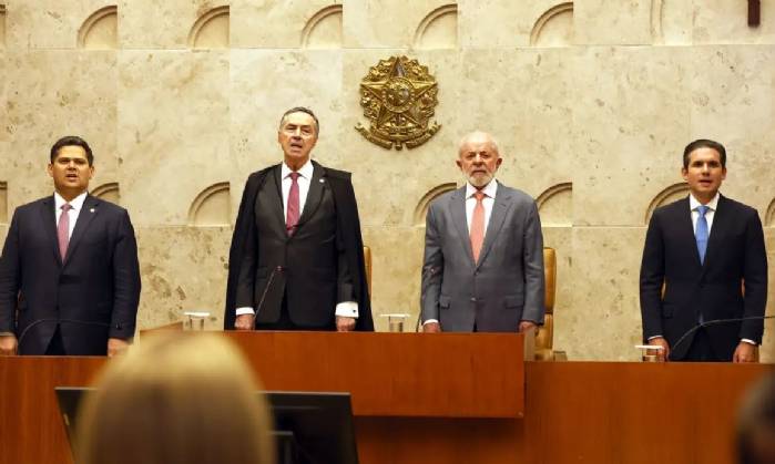 Barroso: Três Poderes estão unidos pelos princípios da Constituição