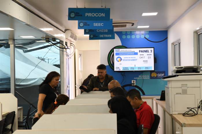 Carreta do Na Hora nas Cidades leva serviços públicos ao SIA>