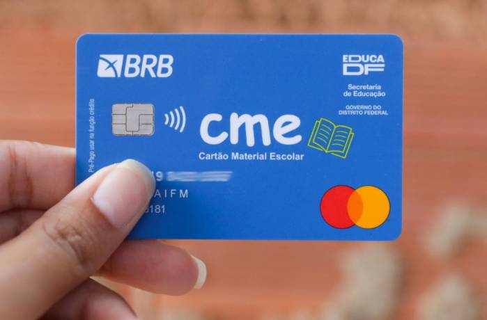 Cartão Material Escolar já beneficiou mais de 860 mil estudantes no DF desde 2019>