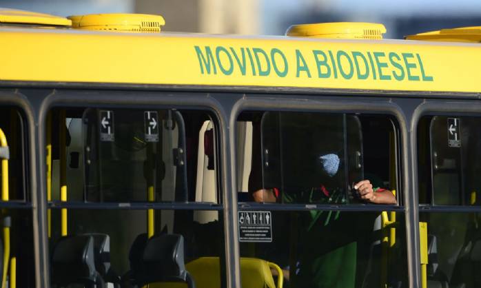 DF adia a obrigatoriedade do uso de máscaras em transporte público