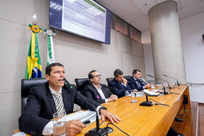 DF apresenta superávit fiscal e controle de despesa com pessoal