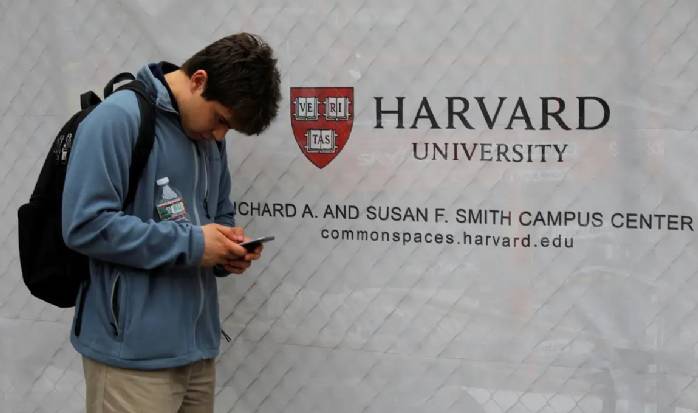 EUA vão monitorar redes de brasileiros que pedirem visto de estudante