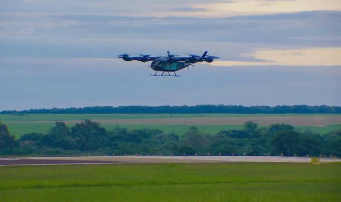 Eve, da Embraer, faz primeiro voo do protótipo de carro voador