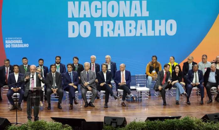 Fim do 6x1: Lula propõe negociação entre patrões, empregados e governo