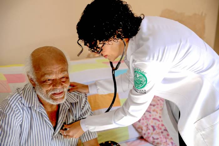 GDF propõe criação de bolsa para residentes em medicina da família