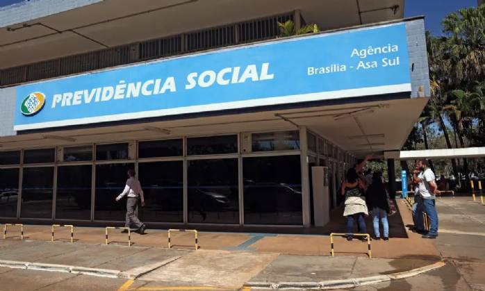 Governo retoma bônus de produtividade para reduzir filas do INSS