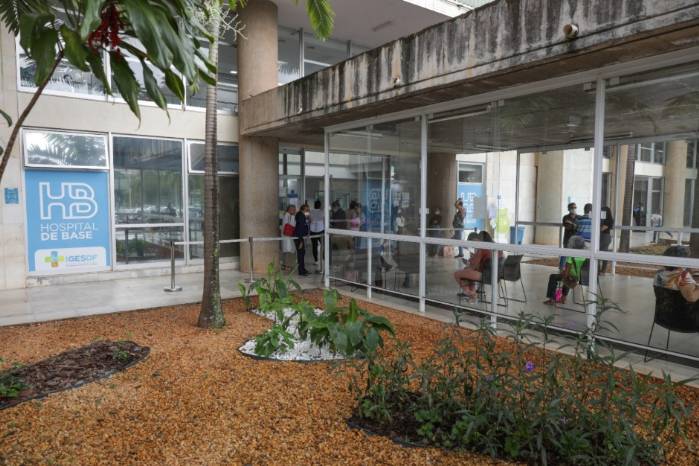 Hospital de Base substitui rede de água quente>