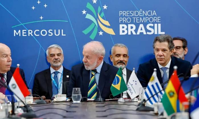 Intervenção na Venezuela seria catástrofe humanitária, diz Lula