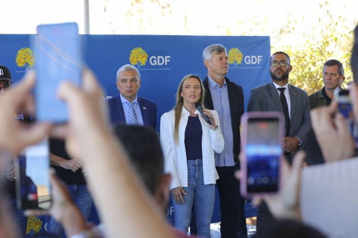 Investimento de R$ 5,4 milhões vai levar 5 km de asfalto para escola na área rural do Sol Nascente>