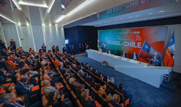 Lula e Boric querem ampliar relações comerciais entre Brasil e Chile