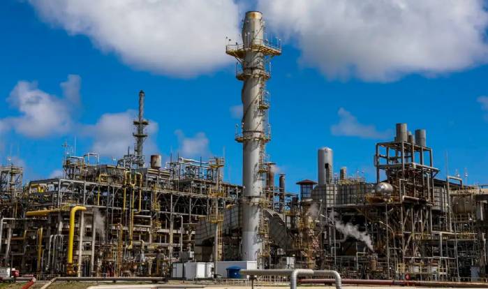 Petrobras renova contratos de quase R$ 100 bi com a Braskem