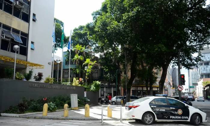 Polícia desarticula aplicativo de transporte imposto por facção no Rio>