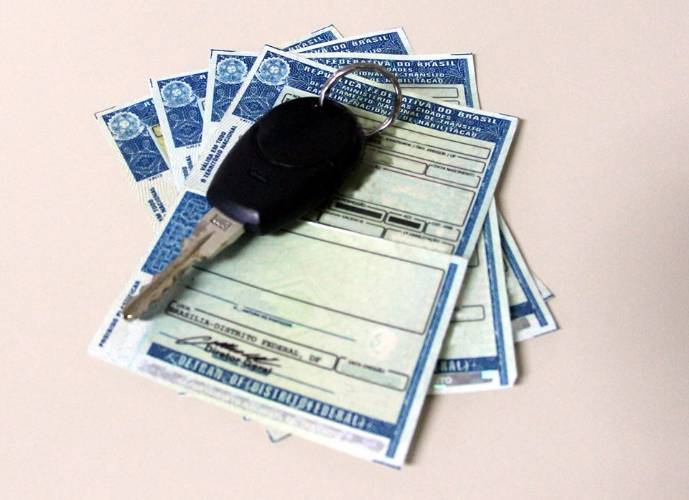 Prazos de recursos de multas e renovação da CNH permanecem interrompidos