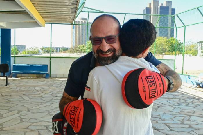 Projeto leva aulas de boxe à ala psiquiátrica do Hospital de Base>