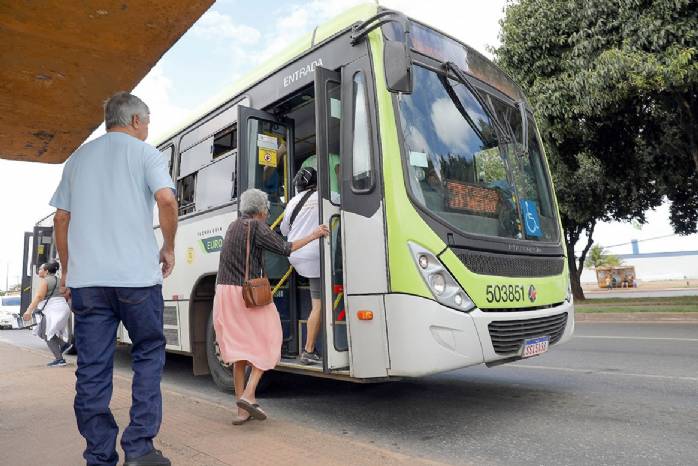 Roubos em ônibus caem 52% no Distrito Federal em 2025>