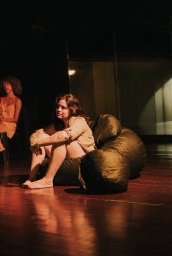 Espetáculo teatral marca lançamento de Todas as cartas e poemas que escrevi pra você, livro de Lucas Sued