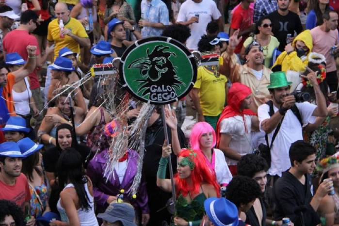 Bloco GALO CEGO anima pré-carnaval de Brasília