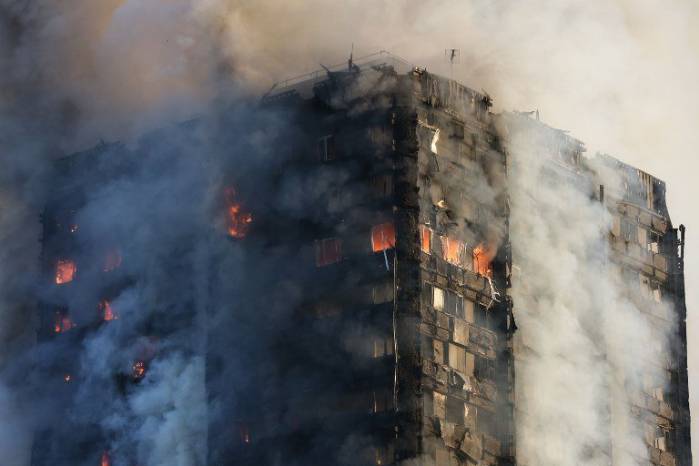 Sobe para 79 número de mortos ou desaparecidos em incêndio de Londres