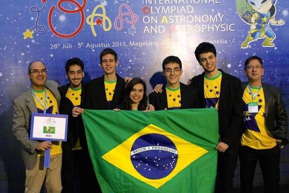 Estudantes brasileiros são premiados em Olimpíada Internacional de Astronomia