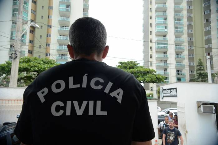 Polícia faz operação contra milícia que atua em Itaboraí, no Rio