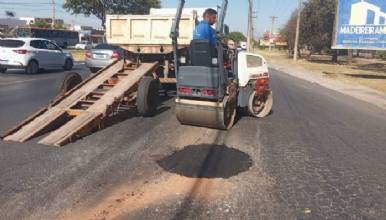 Mutirão em Ceilândia tapa 260 buracos, aplica 50 toneladas de asfalto e retira 250 toneladas de entulho