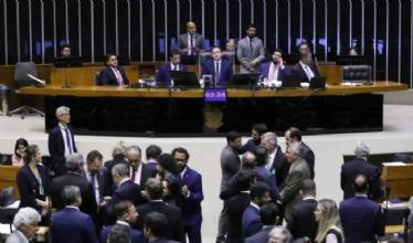 Câmara aprova texto-base do projeto de lei antifacção