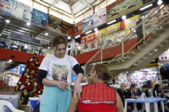 Carro da Vacina leva imunização a Ceilândia