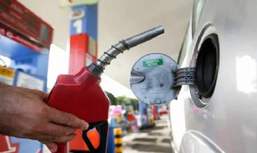 Combustível: governo prevê queda de preço se petróleo mantiver cotação
