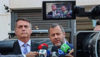 Defesa de Bolsonaro pede ao Supremo que passaporte seja devolvido