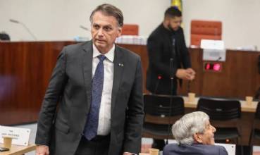 Defesa de Bolsonaro recorre contra prisão domiciliar
