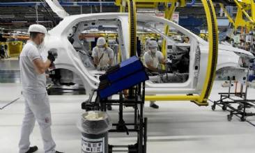 Indústria fecha 2025 com alta de 0,6%, pressionada pelos juros altos