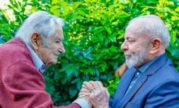 Lula: Mujica mostrou que luta política e doçura podem andar juntas