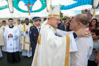 Missa dos 65 anos de Brasília é marcada pela emoção com mensagem de adeus ao papa