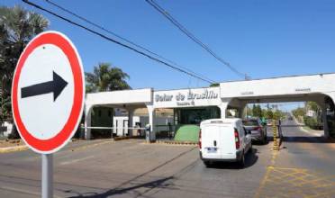 Moraes proíbe drones perto da casa onde Bolsonaro cumpre prisão