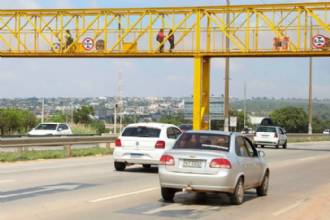 Novas passarelas garantem mais segurança a pedestres nas vias do Distrito Federal