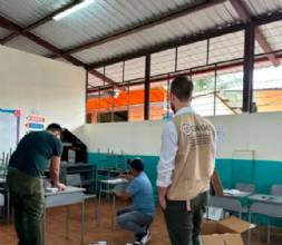 Observadores internacionais descartam fraude em eleição no Equador