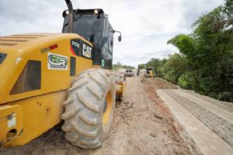 Terraplanagem na DF-205, em Sobradinho, marca início de nova etapa de pavimentação