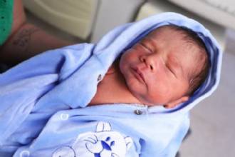 Teste da orelhinha está disponível em todas as redes públicas de saúde do DF