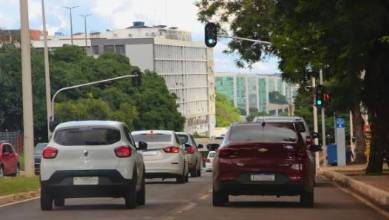 Trânsito do DF terá semáforos inteligentes em 470 cruzamentos