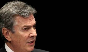 Ex-presidente Fernando Collor deixa presídio para cumprir pena em casa